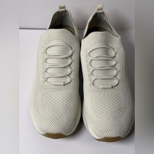 Skechers Women's 8 Creme Slip stretch SN117027 Memory Foam Bobs